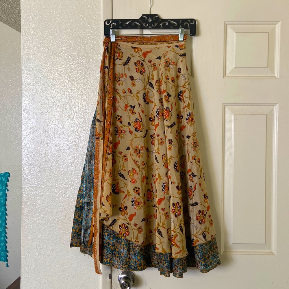 100% silk wrap skirt. One size fits all. Used, good condition